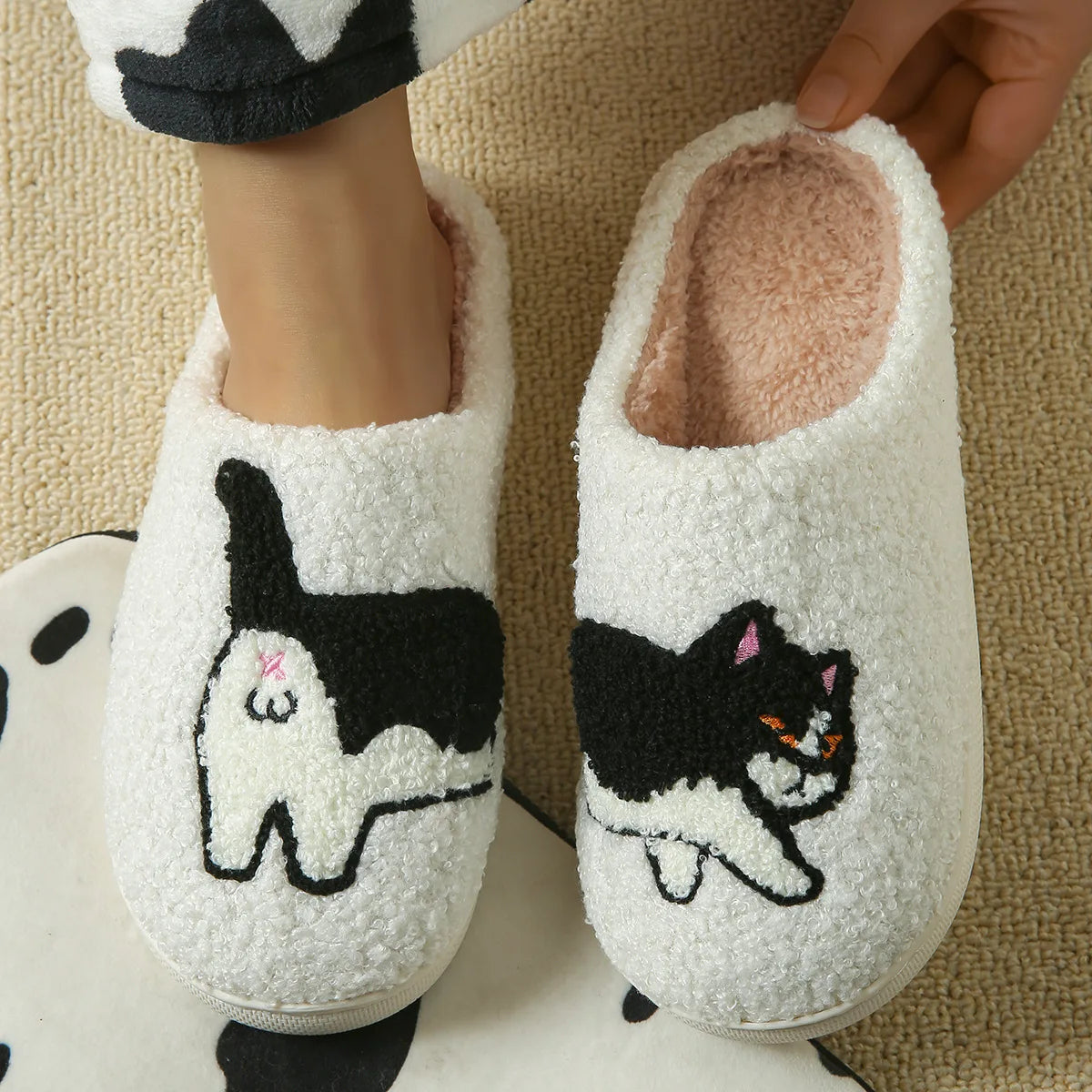 Cosy dachshund plush house slippers – Keptly